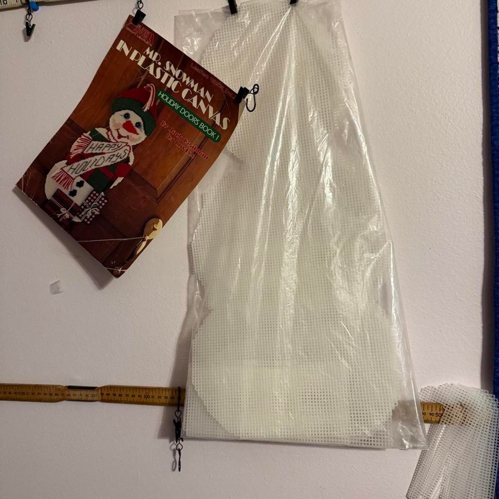 Leisure Arts Mr. Snowman Plastic Canvas Craft Kit XL Sheets 11x22 Holiday Door